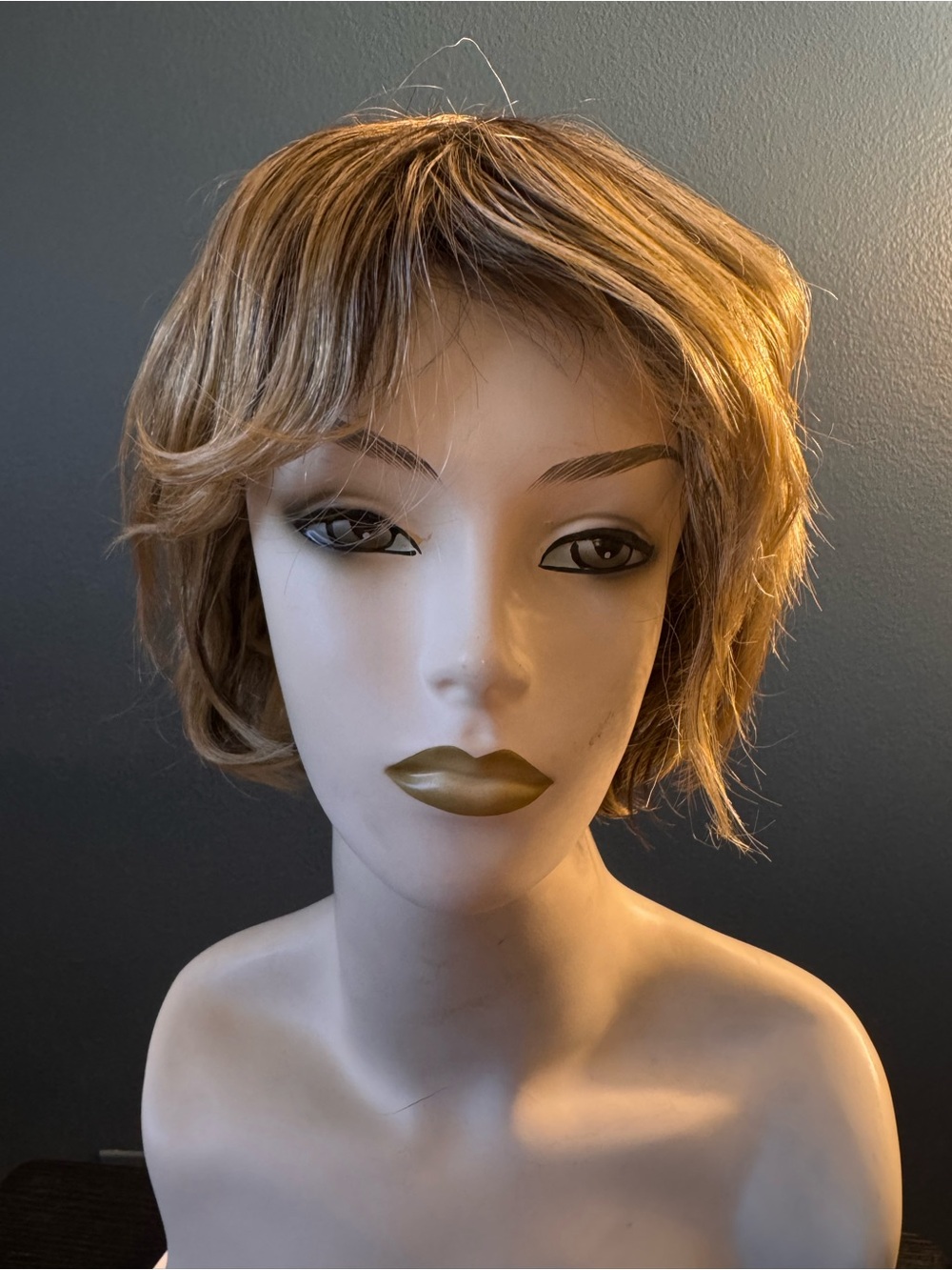 Stylish Short Layered Wig in Harvest Gold WBP-1000 Saloncut